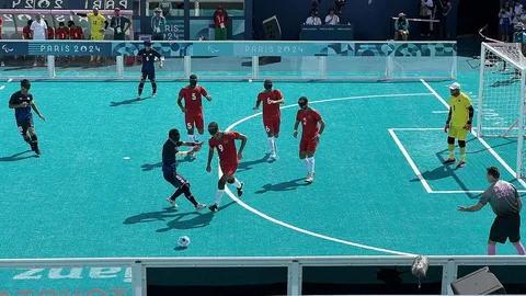 À Strasbourg, la France championne d'Europe de football les yeux bandés