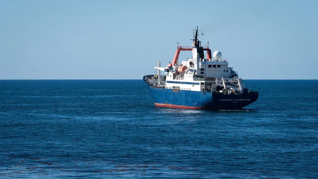 Dix-neuf étudiants de l'océan Indien embarquent pour veiller sur le volcan de Mayotte