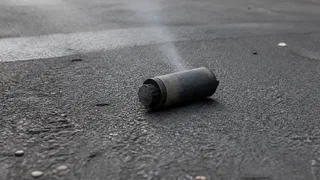 Lens : un lycéen de 15 ans mutilé, le ministre suspend les grenades assourdissantes