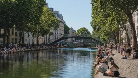 Sept jours pour faire d'un garçon de 14 ans la « terreur » d'un pays