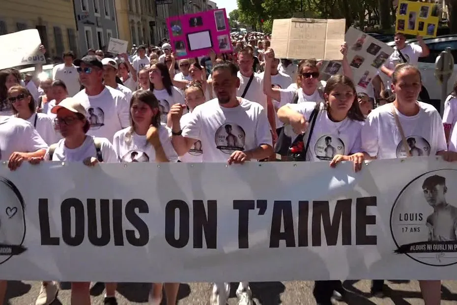 Louis, tué à 17 ans à Narbonne : une famille en deuil et trois marches en huit jours