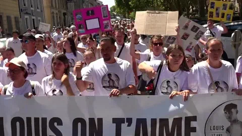Louis, tué à 17 ans à Narbonne : une famille en deuil et trois marches en huit jours