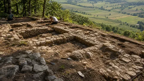 À Mesmont, une colline de Côte-d'Or livre des siècles d'histoire