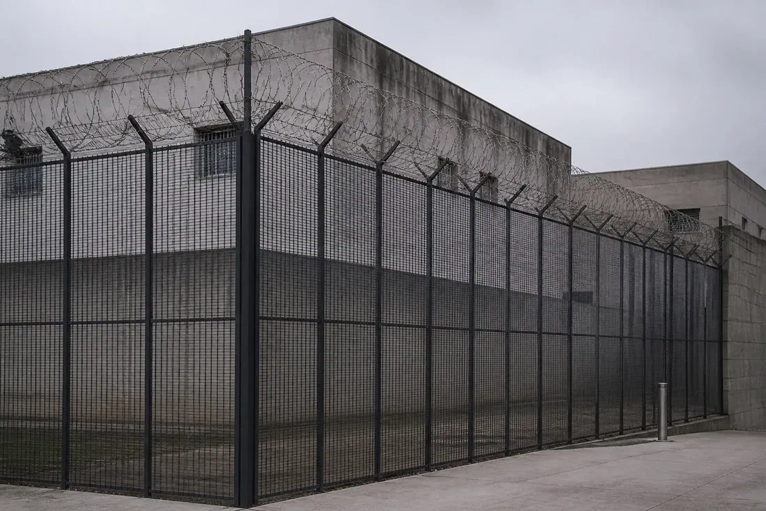 Emprisonner un étranger délinquant, puis l'expulser : le droit le permet déjà