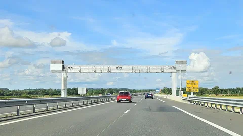Sur l'autoroute sans barrière, un oubli de péage peut coûter 375 euros