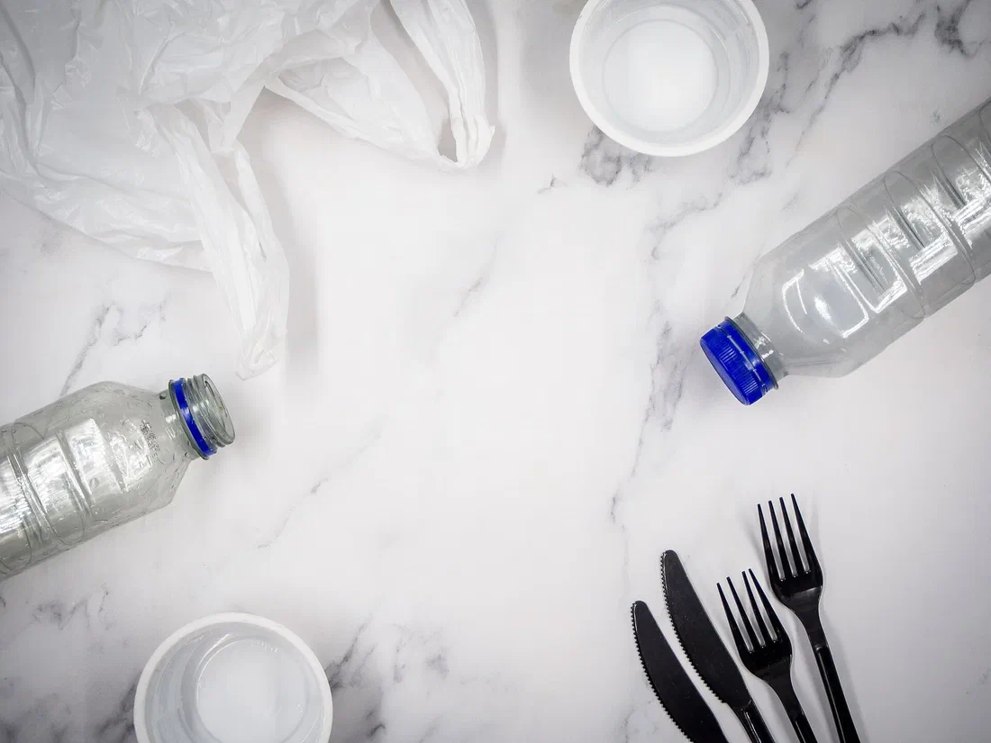 Grossesse : un résidu de plastifiant chez 99,6 % des femmes testées
