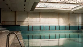 Les piscines publiques vieillissent toutes en même temps, et la note tombe maintenant