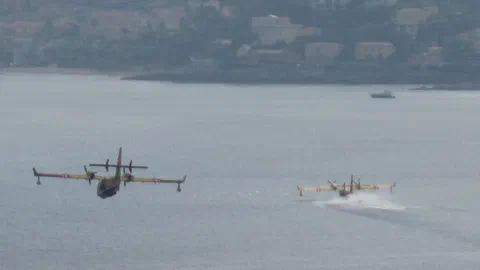 Pompiers en grève : onze Canadair pour un été record, et pas une caserne fermée