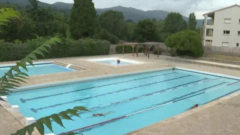 Piscines municipales : aucune loi nationale n'interdit le burkini