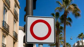 Zones à faibles émissions : ce que la vignette change à la ville, et ce qu'elle ne change pas